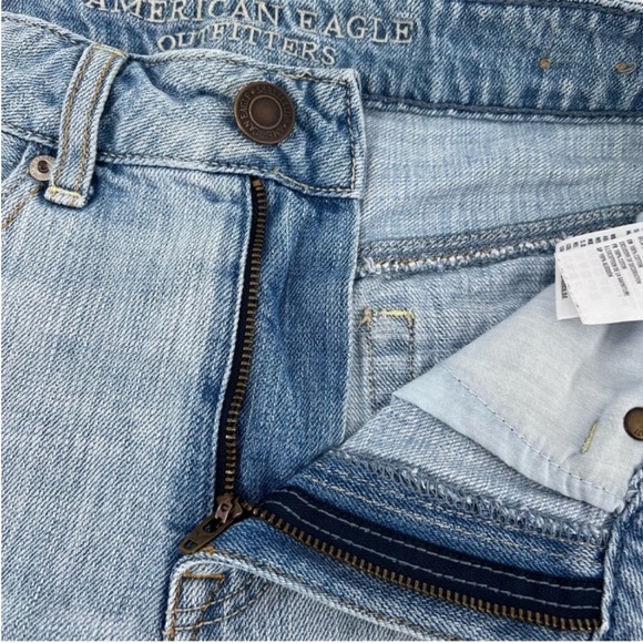 American Eagle Light Wash Distressed Hi Rise Festival Shorts size 4 - Picture 5 of 10